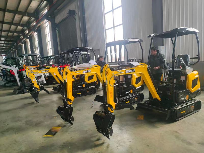 BM X12 в производствено хале